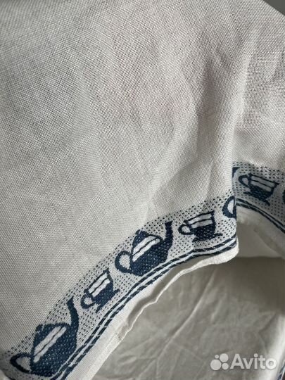 Скатерть с голубыми чайниками