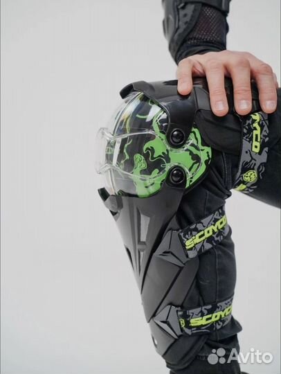 Наколенники Scoyco K12 Universal Green