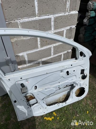 Дверь передняя левая на LADA vesta