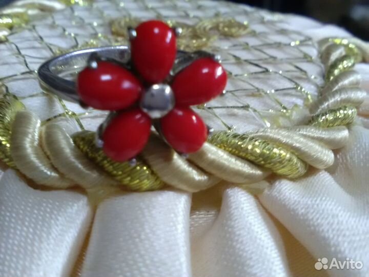 Кольцо серебряное 925проба,с натуральным кораллом