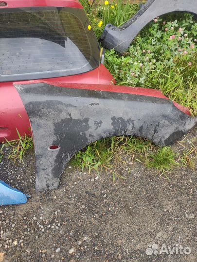 Крылое переднее правое под ремонт