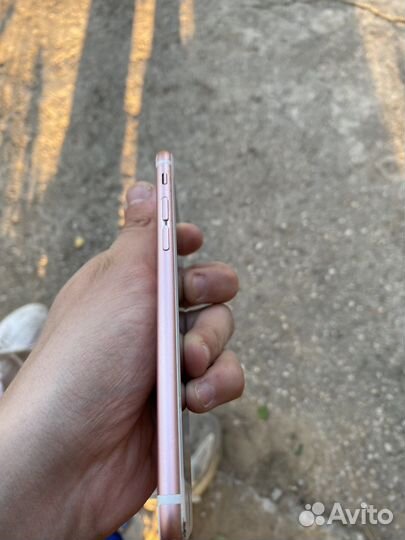 Телефон iPhone 6s