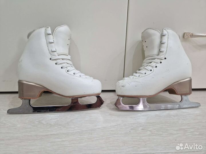Фигурные коньки edea
