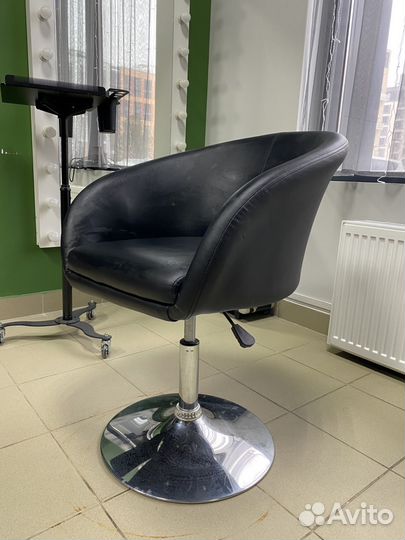 Парикмахерское кресло б/у
