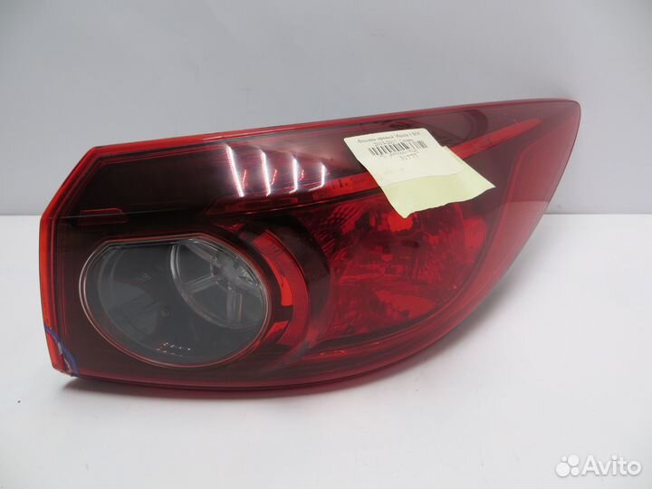 Фонарь правый задний Mazda 3 BM Седан