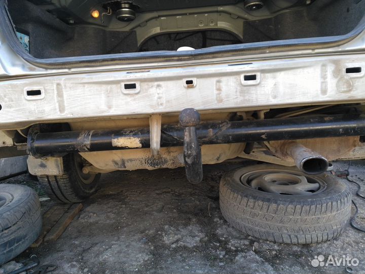 Фаркоп на Nissan primera P10