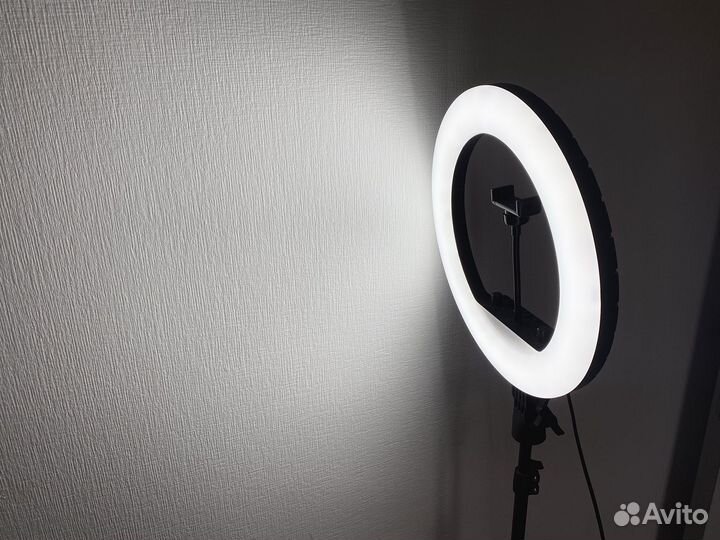 Кольцевая лампа 36 см