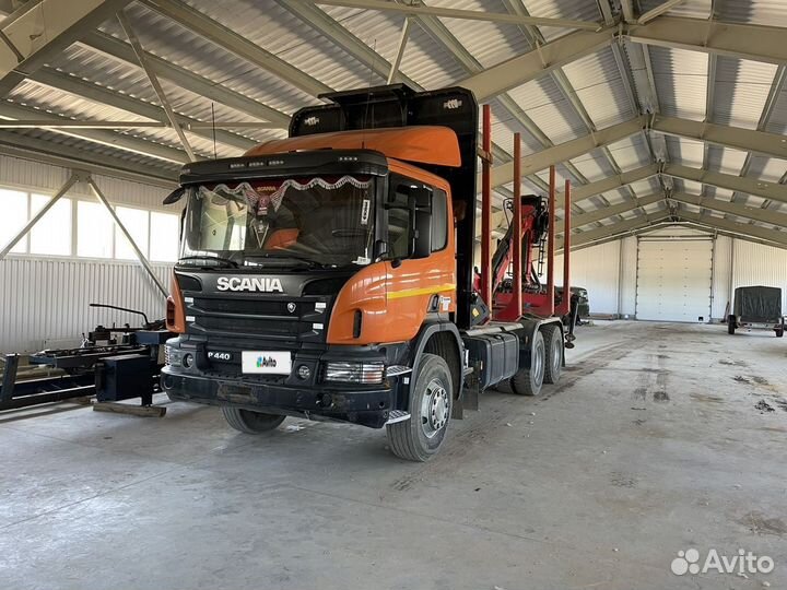 Scania P440 с КМУ, 2015