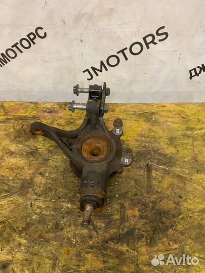 Кулак поворотный левый ступица Peugeot 3008