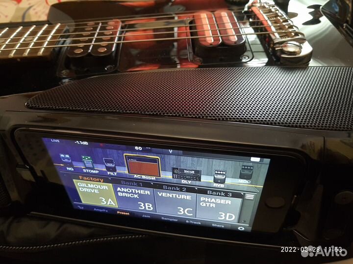 Fusion Smart Guitar (Умная гитара играет с iPhone)