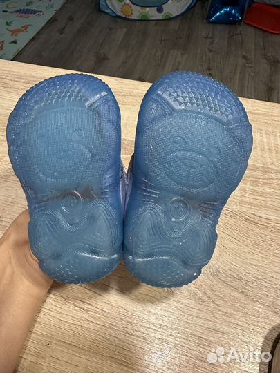 Тапочки для дома, улицы