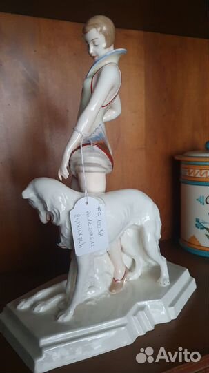 Фарфоровые статуэтки