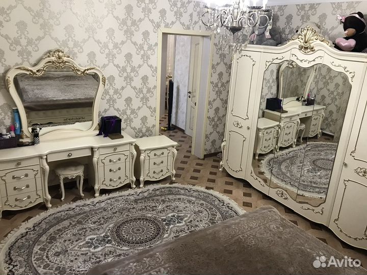 Спальный гарнитур