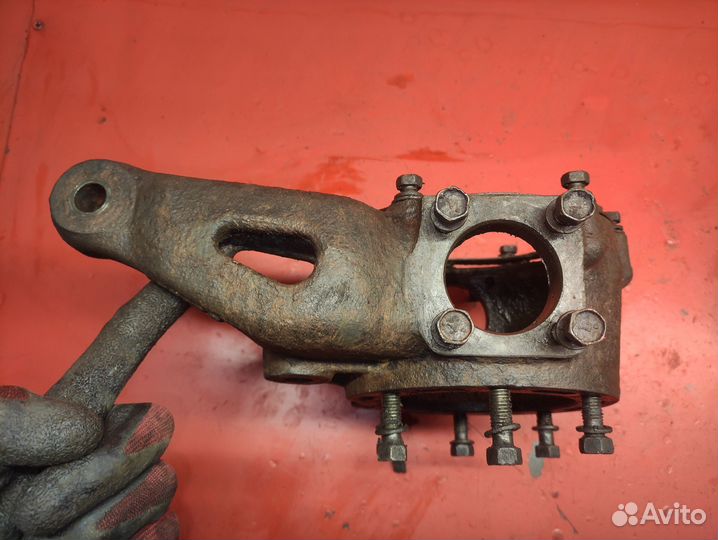 Поворотный кулак Patrol Y60 1987-1997г