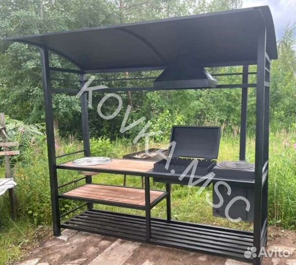 Мангал с крышей