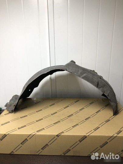 Подкрылок передний правый Lexus Rx 200