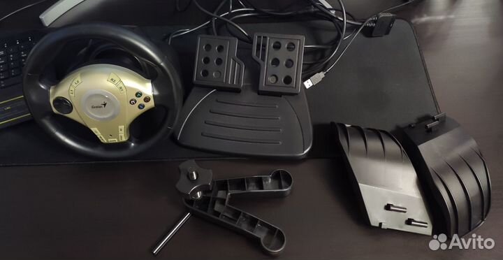 Руль Genius TwinWheel F1 (180 градусов)