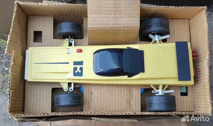 Игрушка гоночный автомобиль СССР
