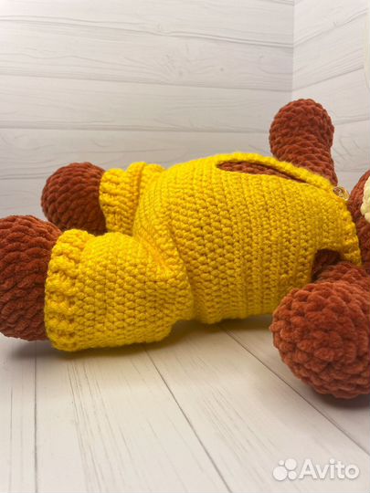 Мишка в комбинезоне