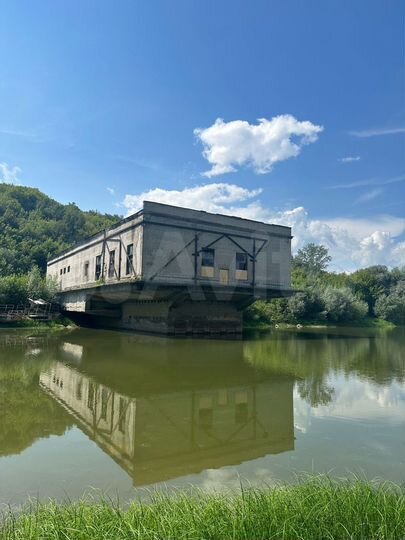 Здание, 1300 м²