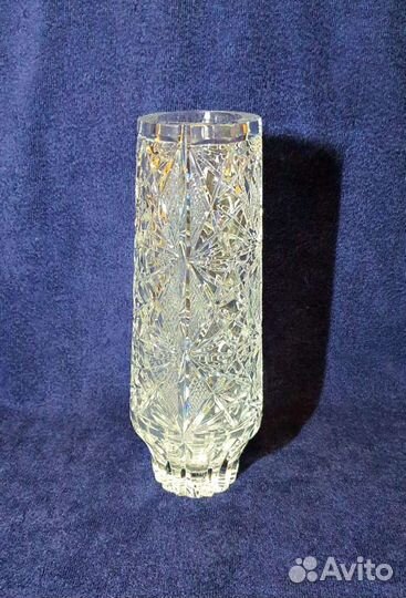 Массивная хрустальная ваза