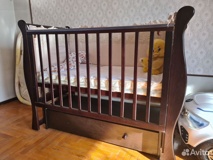 Детская кроватка