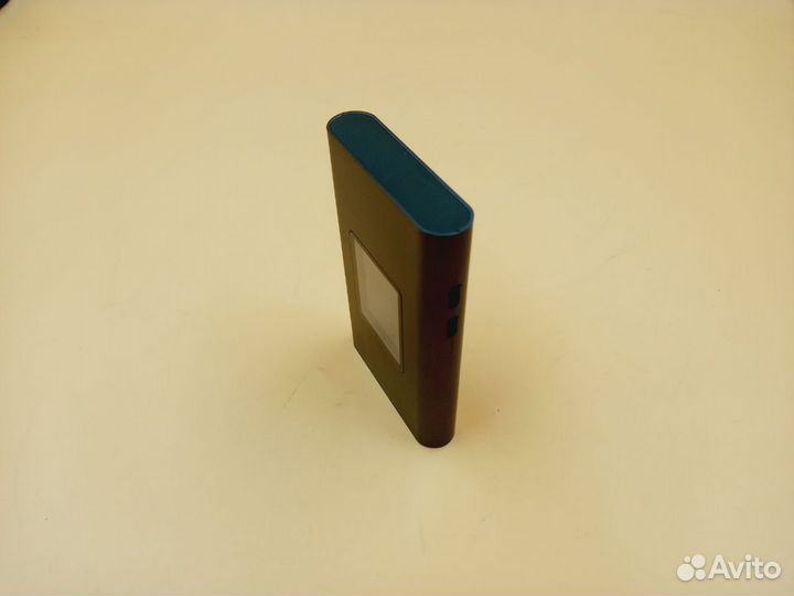 С дефектом 835973 Беспроводной роутер Benton M100