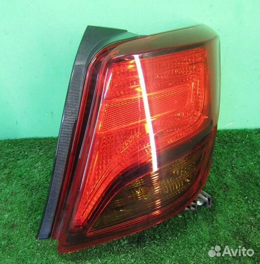 Фонарь задний наружный правый Toyota Yaris P13 20