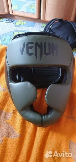 Боксерский шлем venum