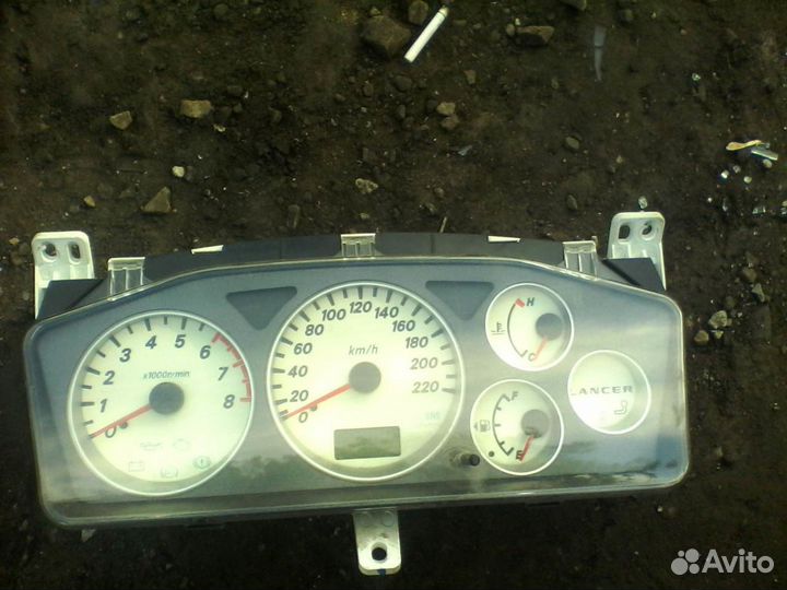 Митсубиси Лансер 9 - щиток (панель) приборов