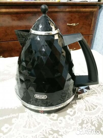 Чайник электрический delonghi