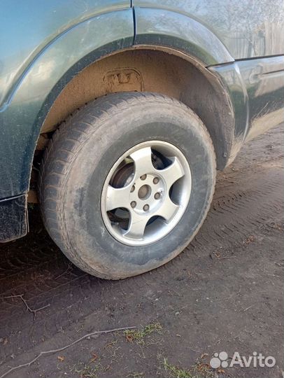 Bridgestone Ice Cruiser 5000 275/70 R16