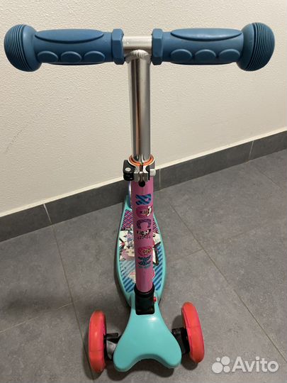 Самокат детский трехколесный LOL
