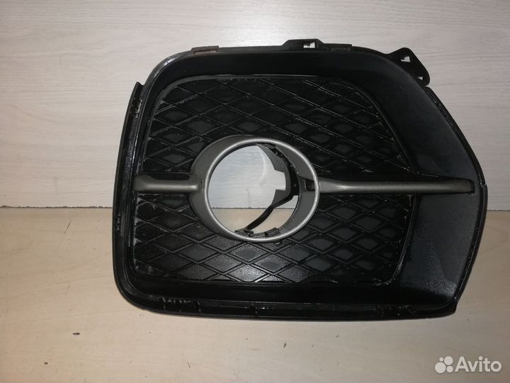 Решетка на противотуманную фару BMW X6