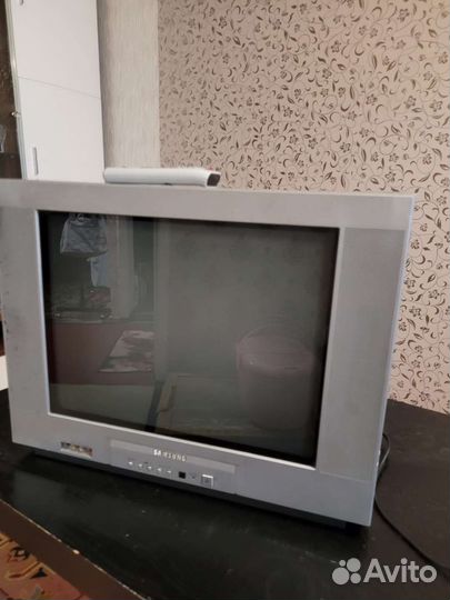 Телевизор samsung