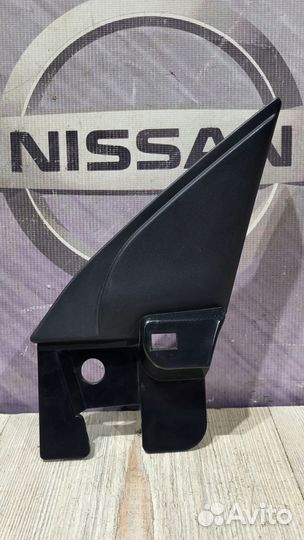 Уголок накладка зеркала внутри салона Nissan teana