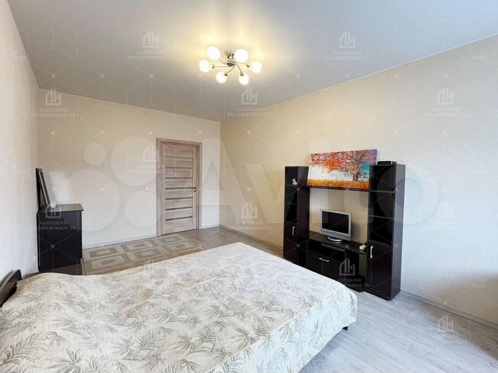 1-к. квартира, 40,7 м², 1/3 эт.