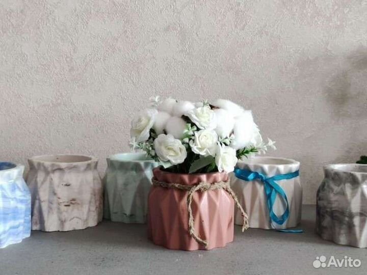 Вазы, кашпо из гипса и бетона ручной работы