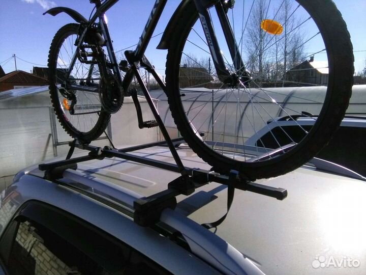 Багажник для велосипеда на авто