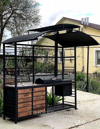 Мангальный комплекс из металла с крышей