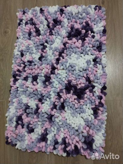 Плюшевый коврик из Ализе Пуффи