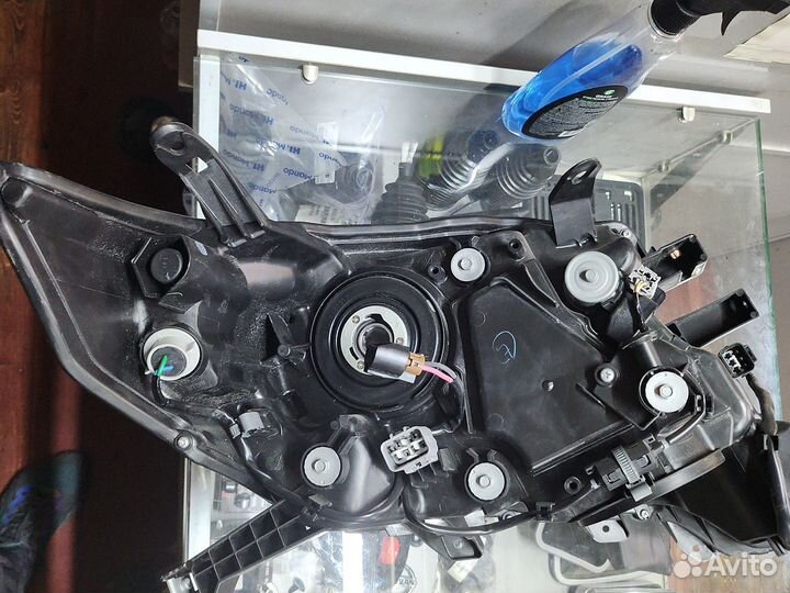 Фара toyota land cruiser 150 8118560j20