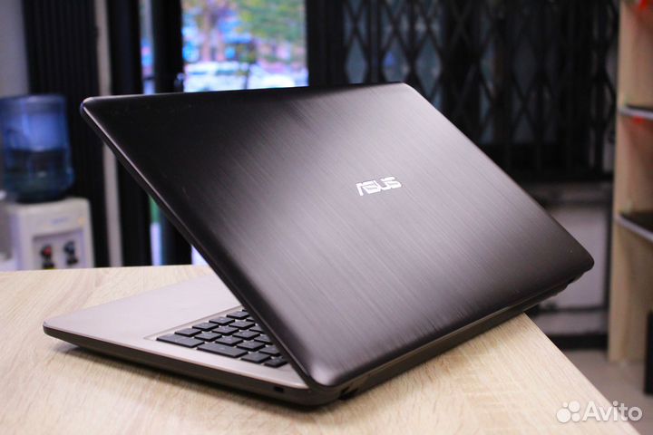 Ноутбук Asus\ Intel + Nvidia \ SSD \ Новая акб
