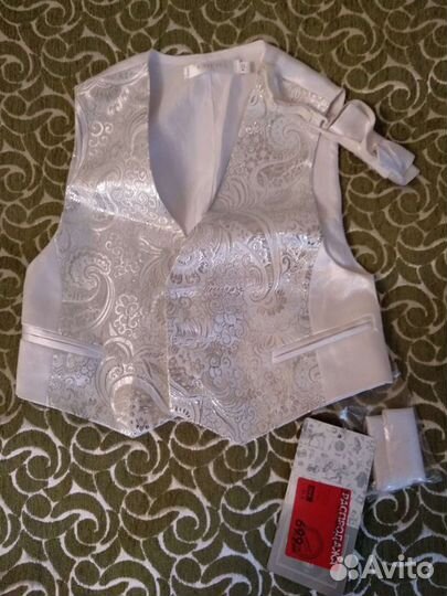 Жилет с бабочкой р. 98