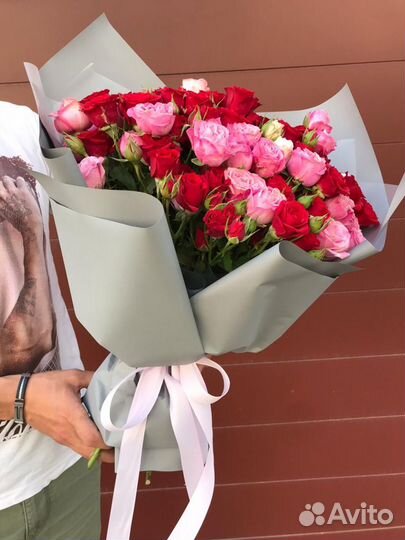 Букет из кустовых роз