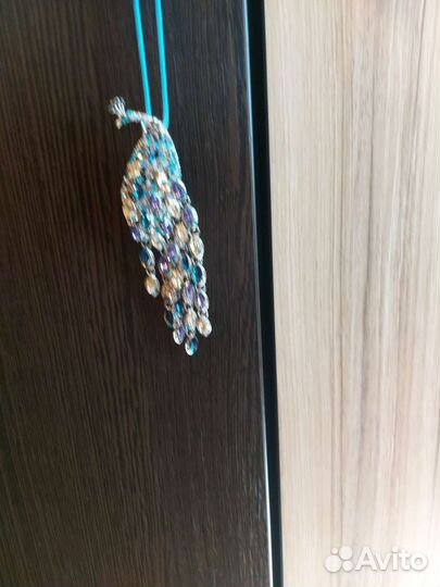 Броши женские