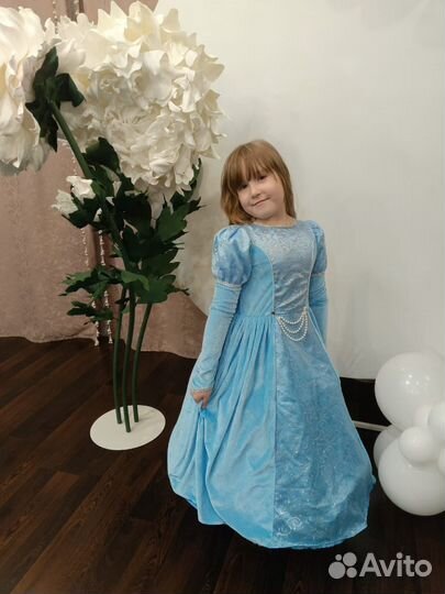 Платье и костюмы для девочки