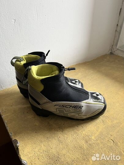 Лыжные ботинки