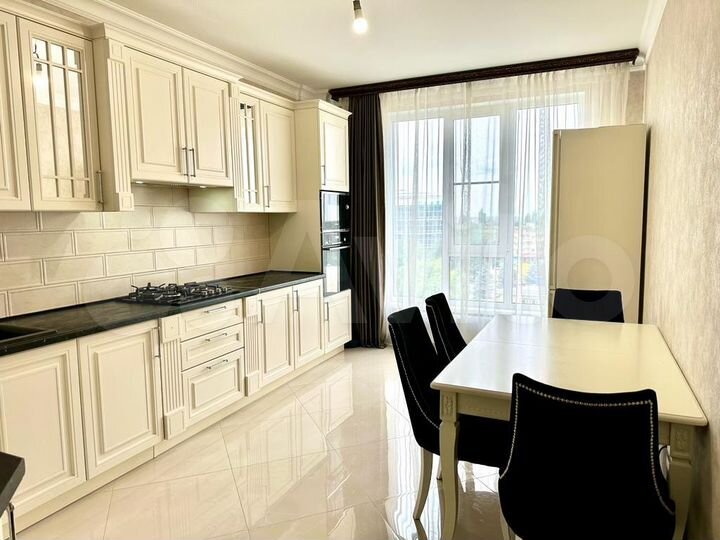 2-к. квартира, 77 м², 5/10 эт.
