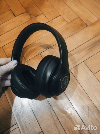 Беспроводные наушники новые